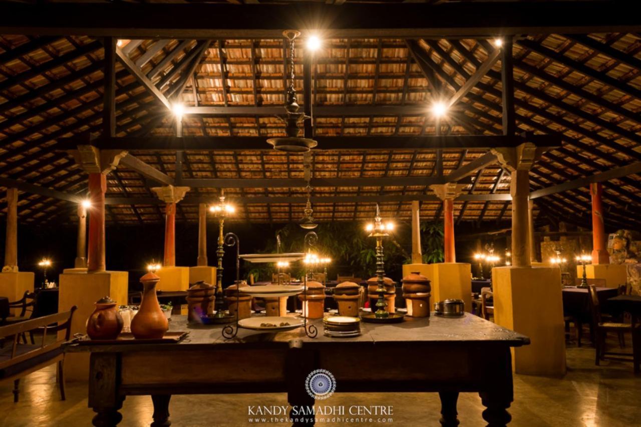 The Kandy Samadhicentre Otel Narampanawa Dış mekan fotoğraf